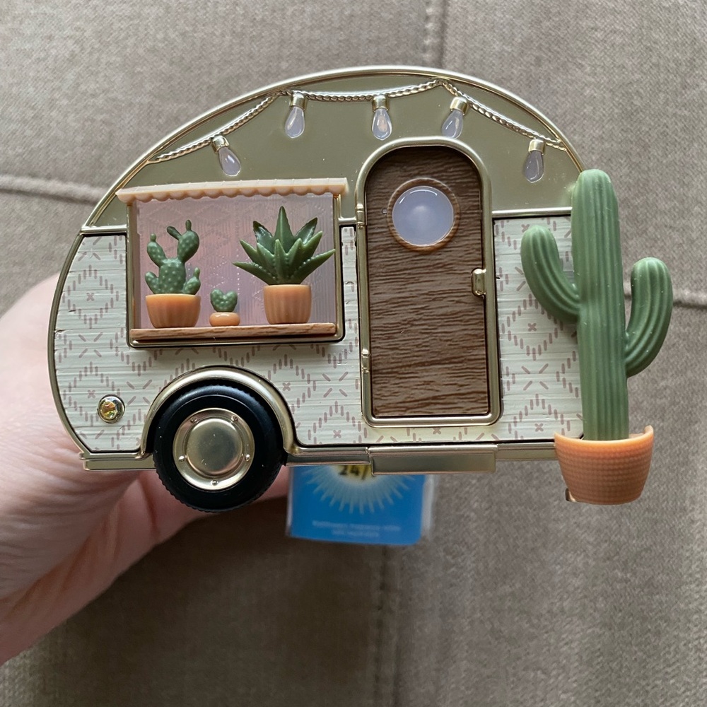 Bath and Body Cactus Camper Wallflower Plug NWT